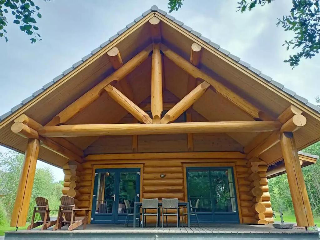 Unieke houten villa met SAUNA in Twente - 5p