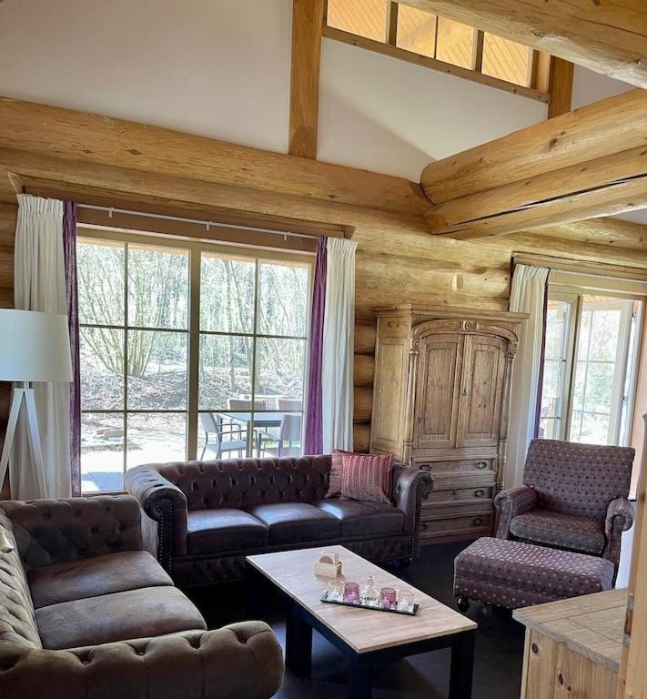 Unieke houten villa met SAUNA in Twente - 5p