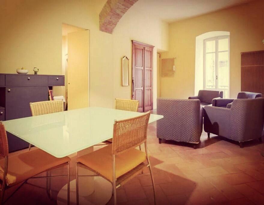 Perugia Abbraccio Etrusco