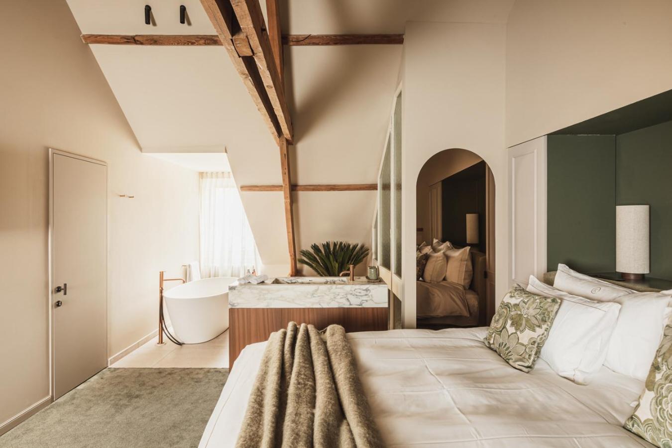 Camera Matrimoniale Deluxe con Vasca