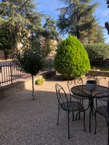 "CASA ROSI" Tel trequattrozero trentatre tredici seiquattrouno