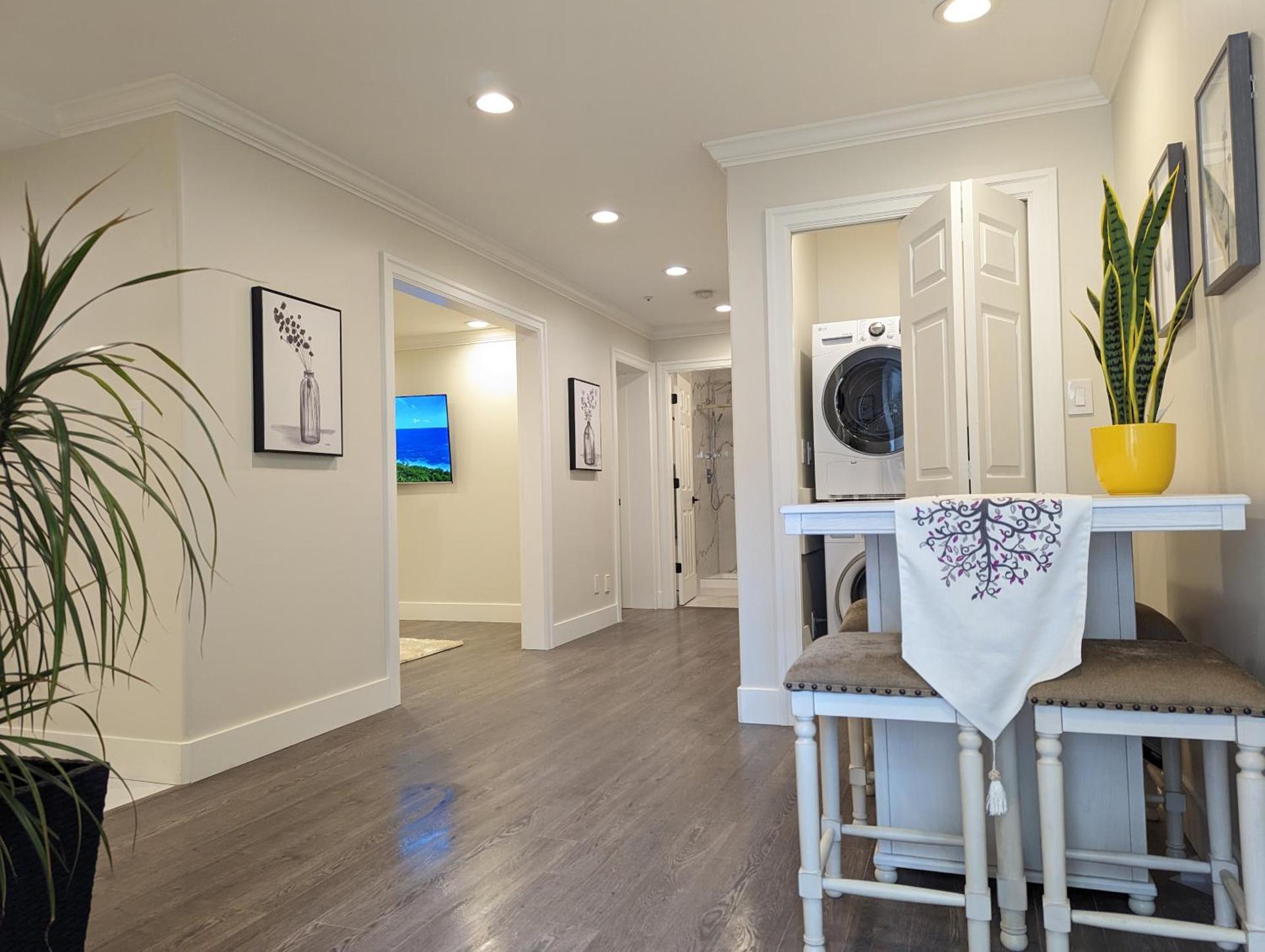 Nice home away at Vancouver near YVR