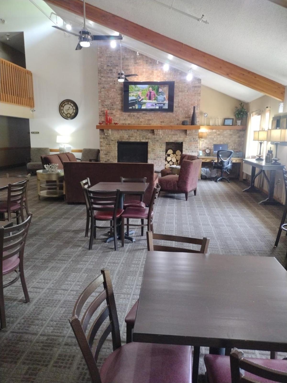 Communal lounge/ TV room