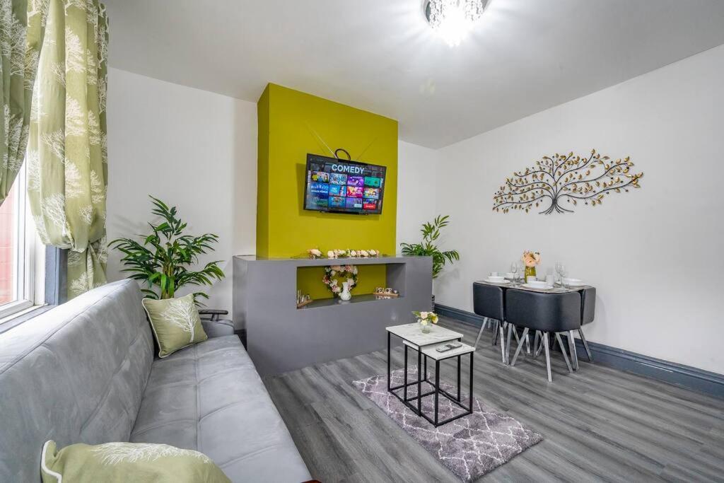 *15w* setup for your most amazing & relaxed stay + Free Parking + Free Fast WiFi *