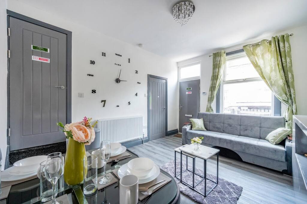 *15w* setup for your most amazing & relaxed stay + Free Parking + Free Fast WiFi *