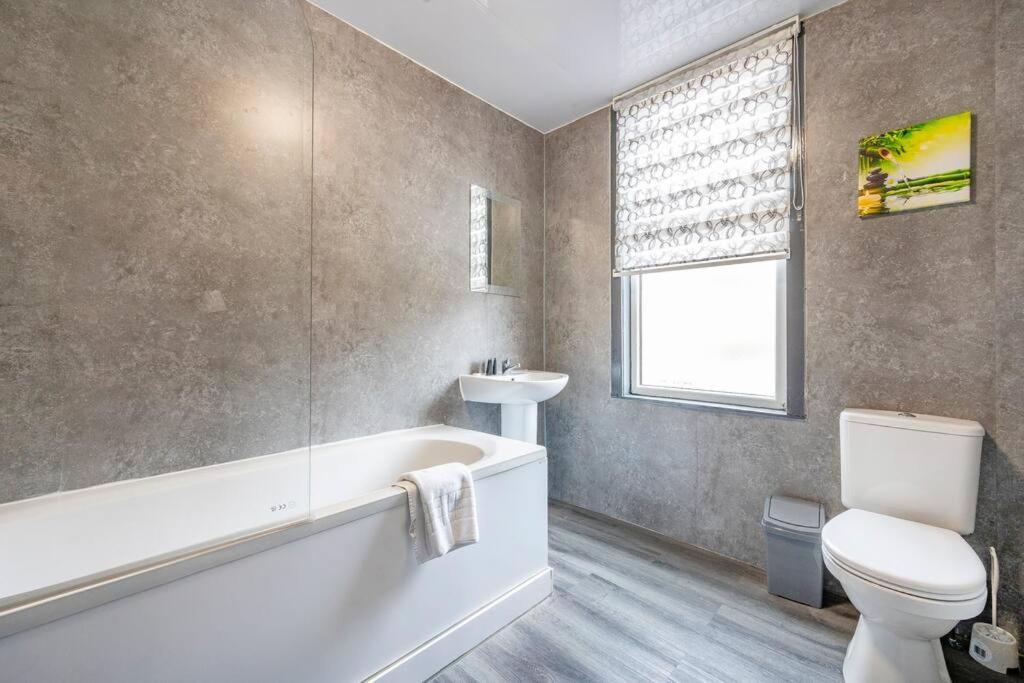 *15w* setup for your most amazing & relaxed stay + Free Parking + Free Fast WiFi *