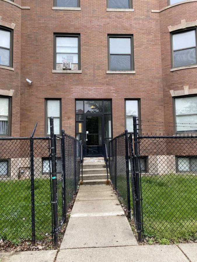 Modern 3 Bedroom Close to Downtown Chicago