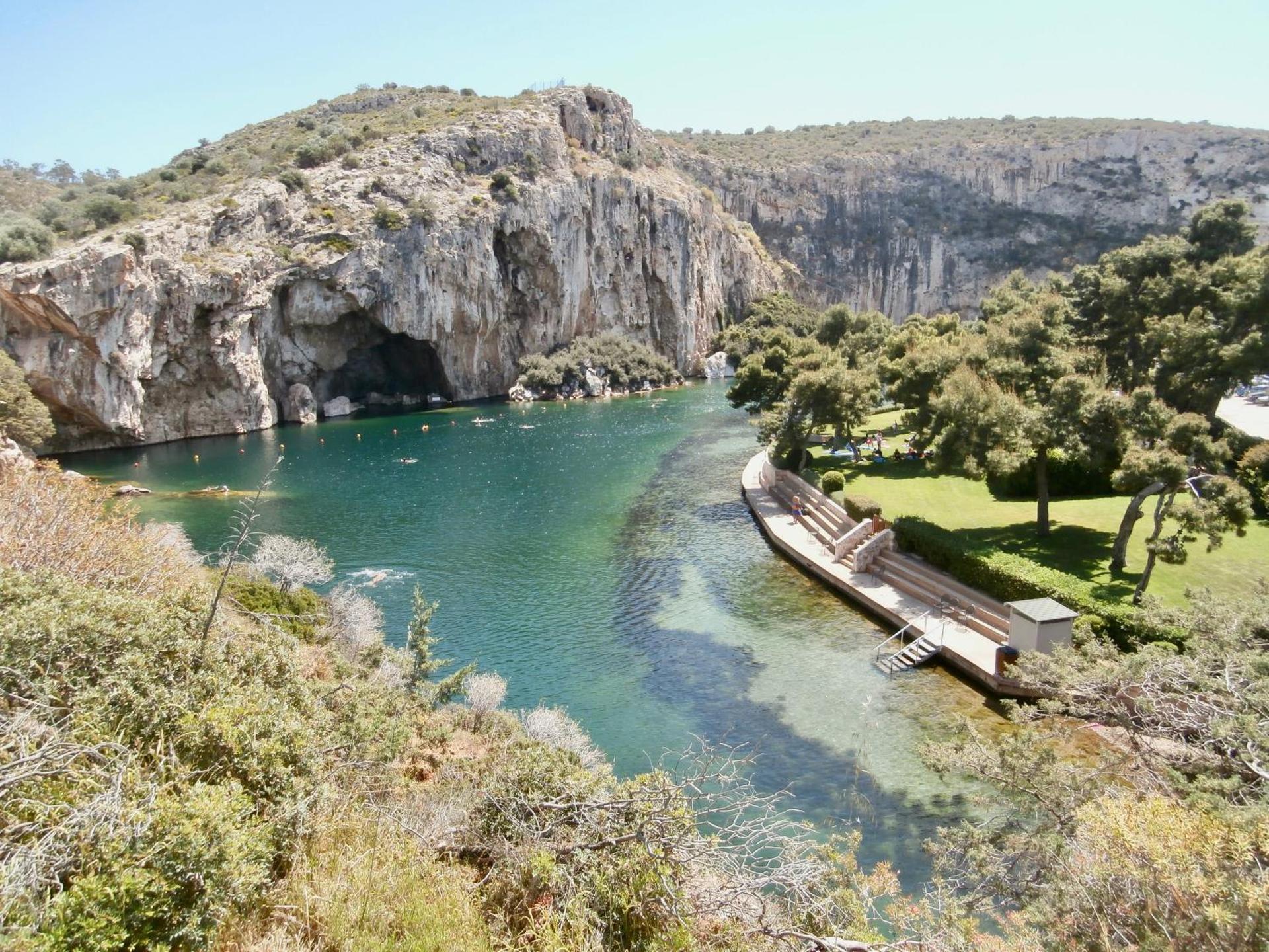 Thelfi Luxury studio in Attica - close to varkiza beach - Sea view