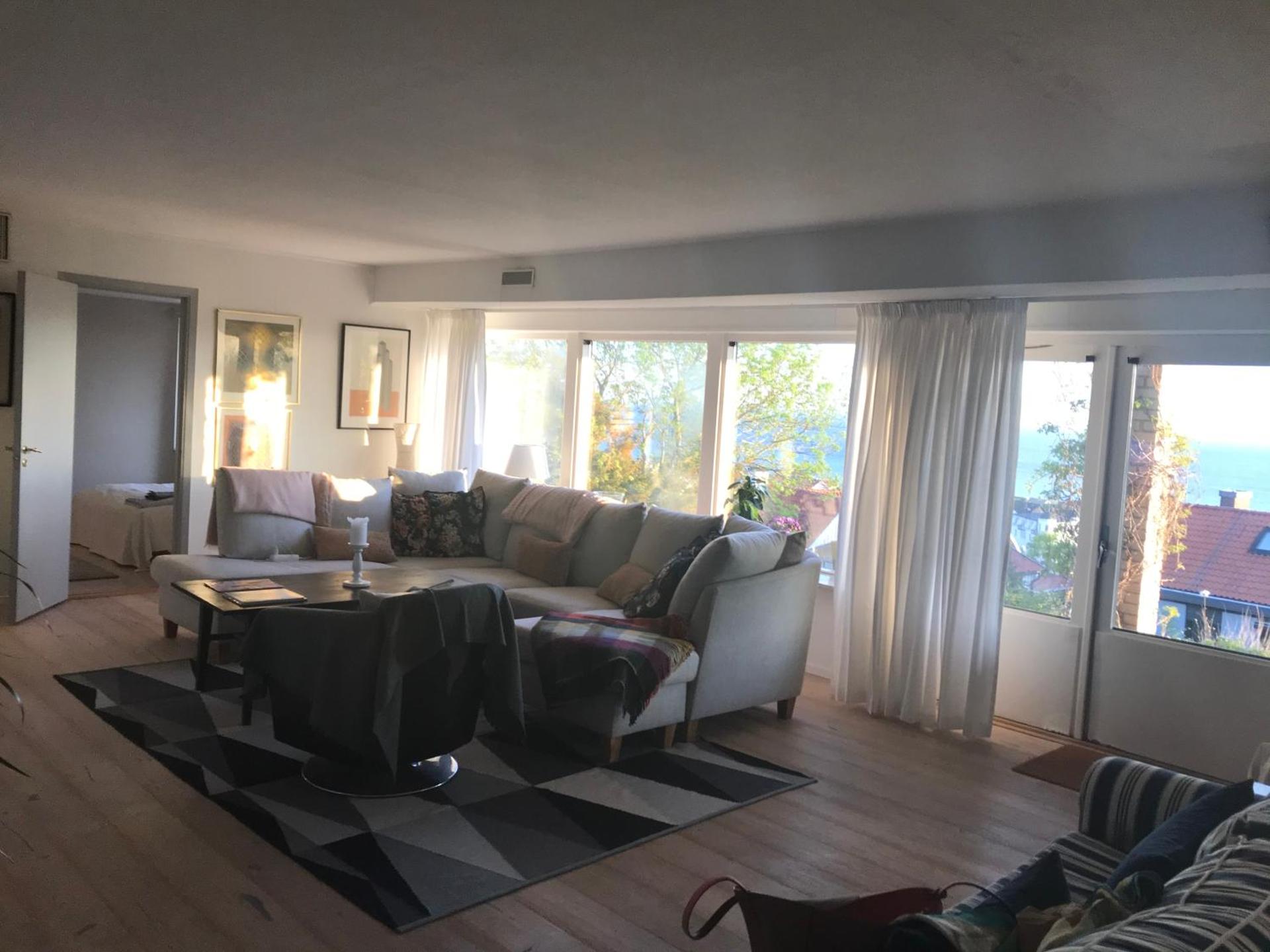 Boende med fri utsikt över Mölle by hamn och Öresund