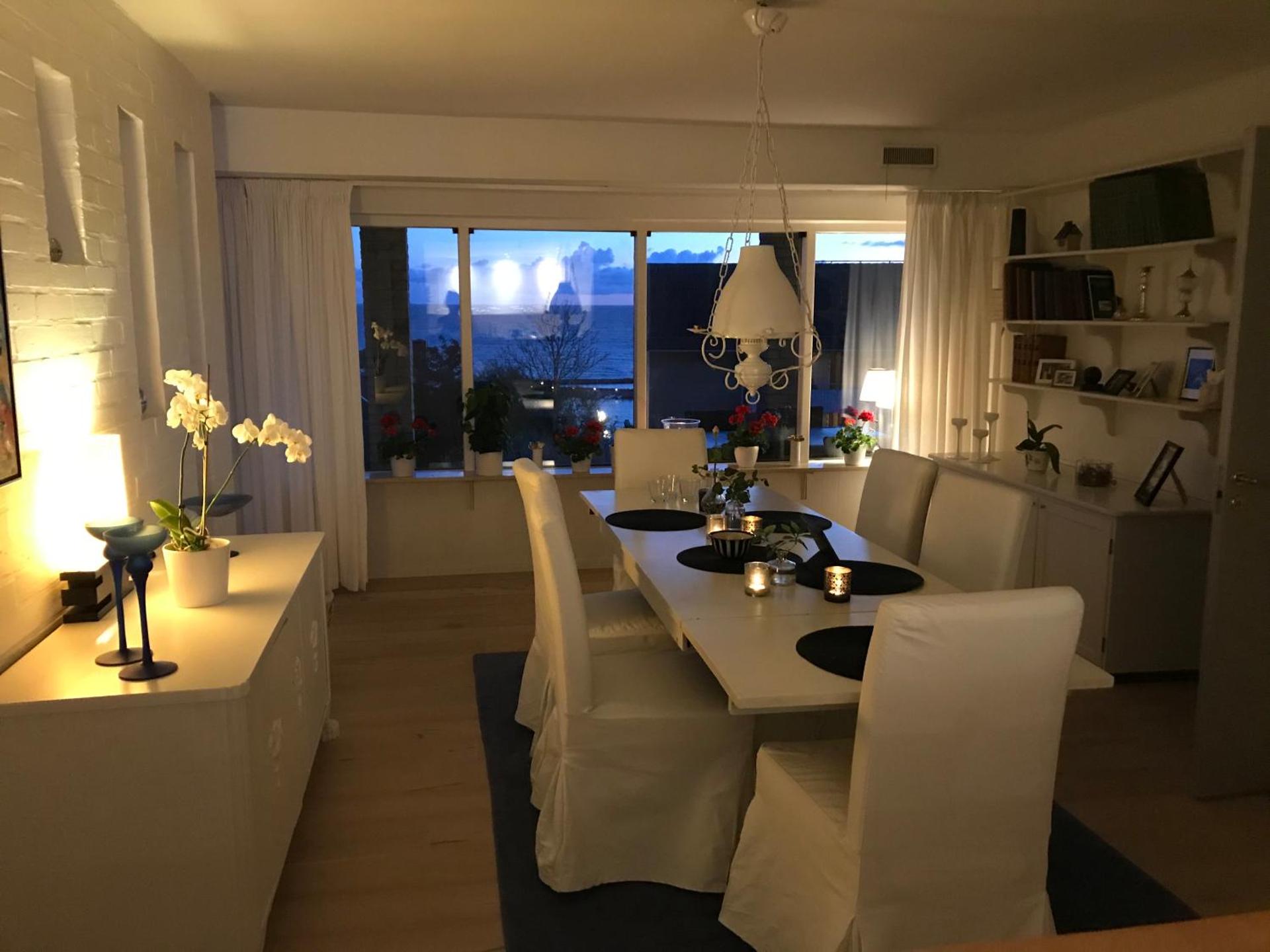 Boende med fri utsikt över Mölle by hamn och Öresund