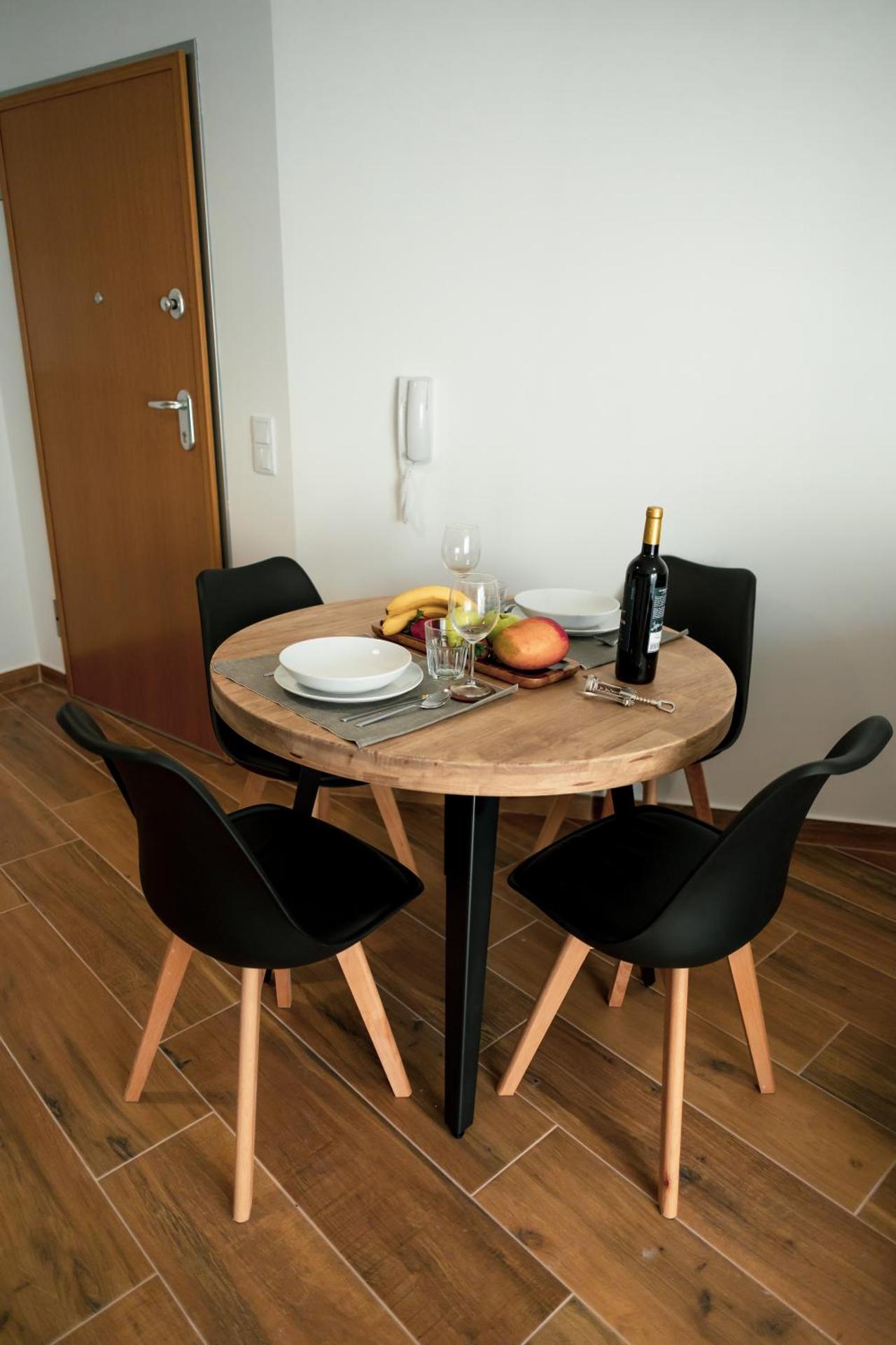 Gold Apartment Ferrel I