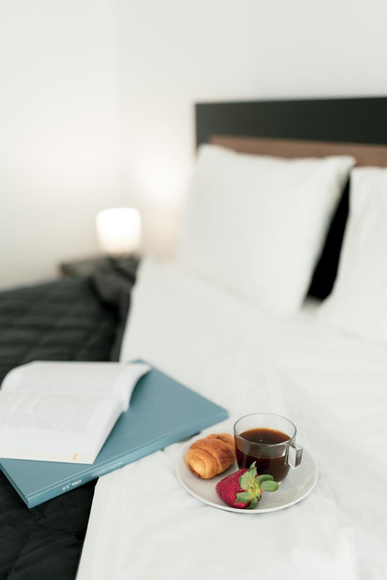 Gold Apartment Ferrel I