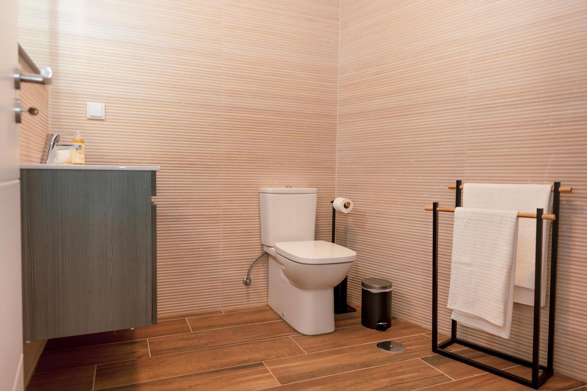 Gold Apartment Ferrel II