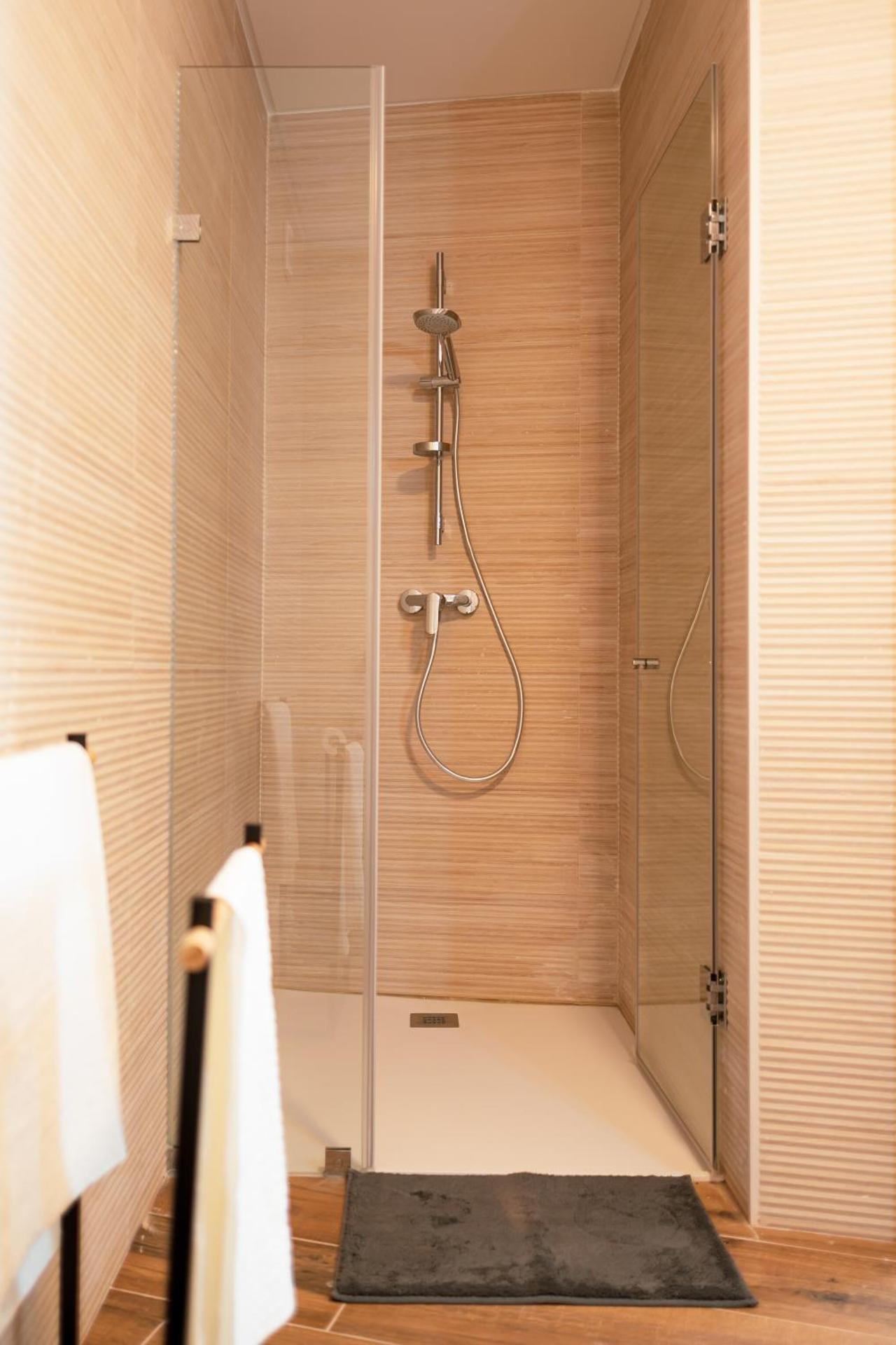 Gold Apartment Ferrel II