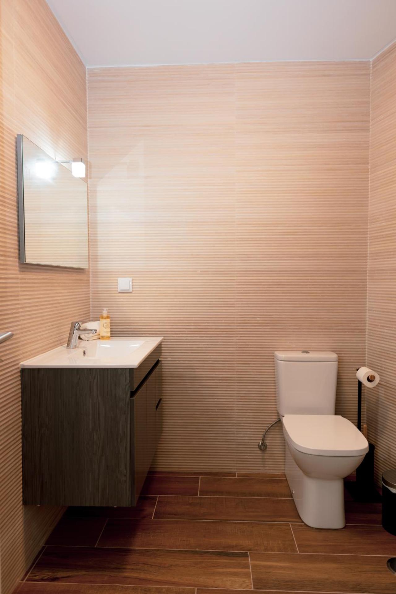 Gold Apartment Ferrel II