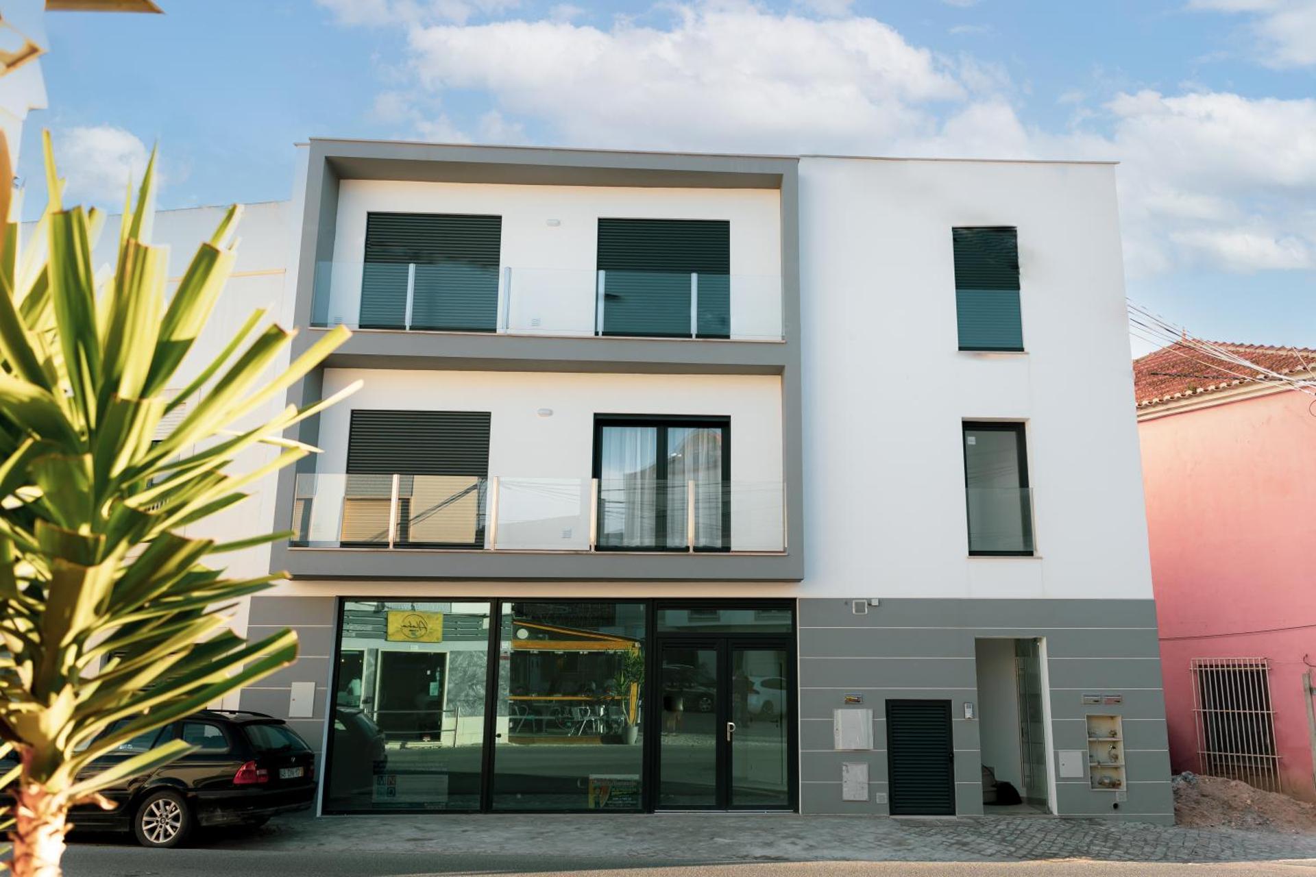 Gold Apartment Ferrel II