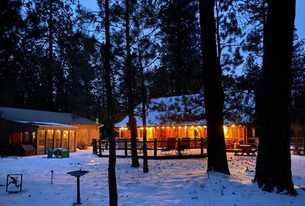 Beautiful Log home outside of Sisters