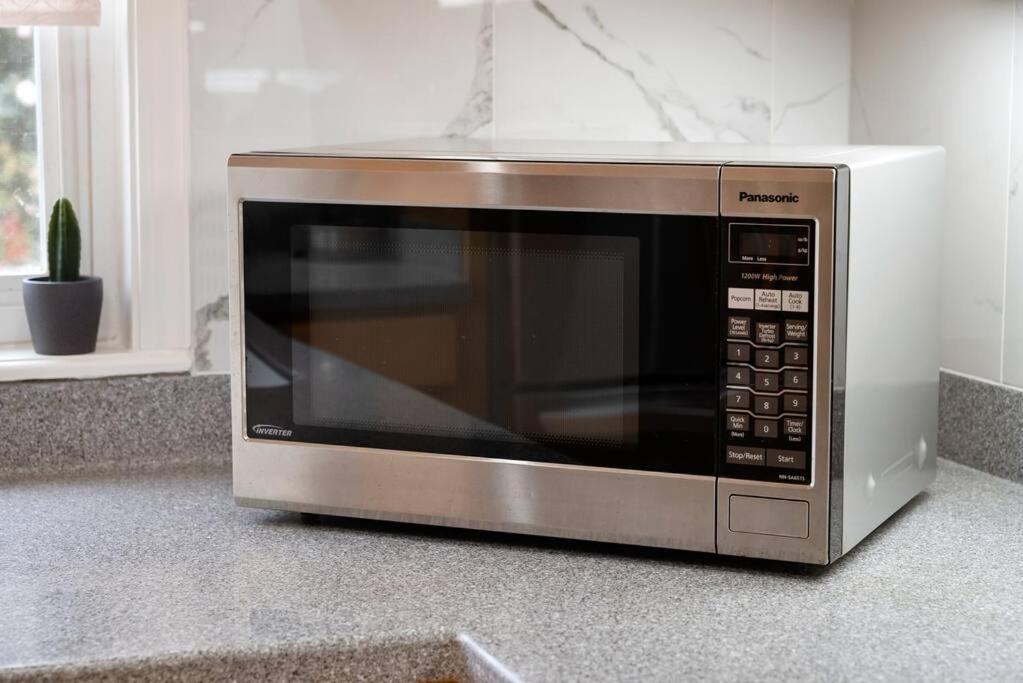 Stunning 2BR w/ 1BA Home near BART