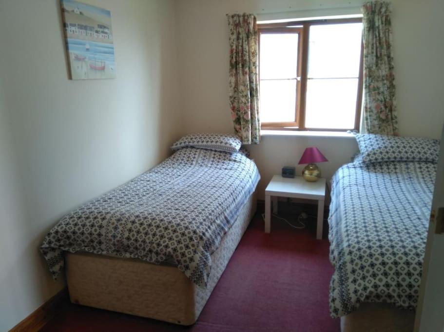 Cottage , seaside views, quiet beach, awesome view