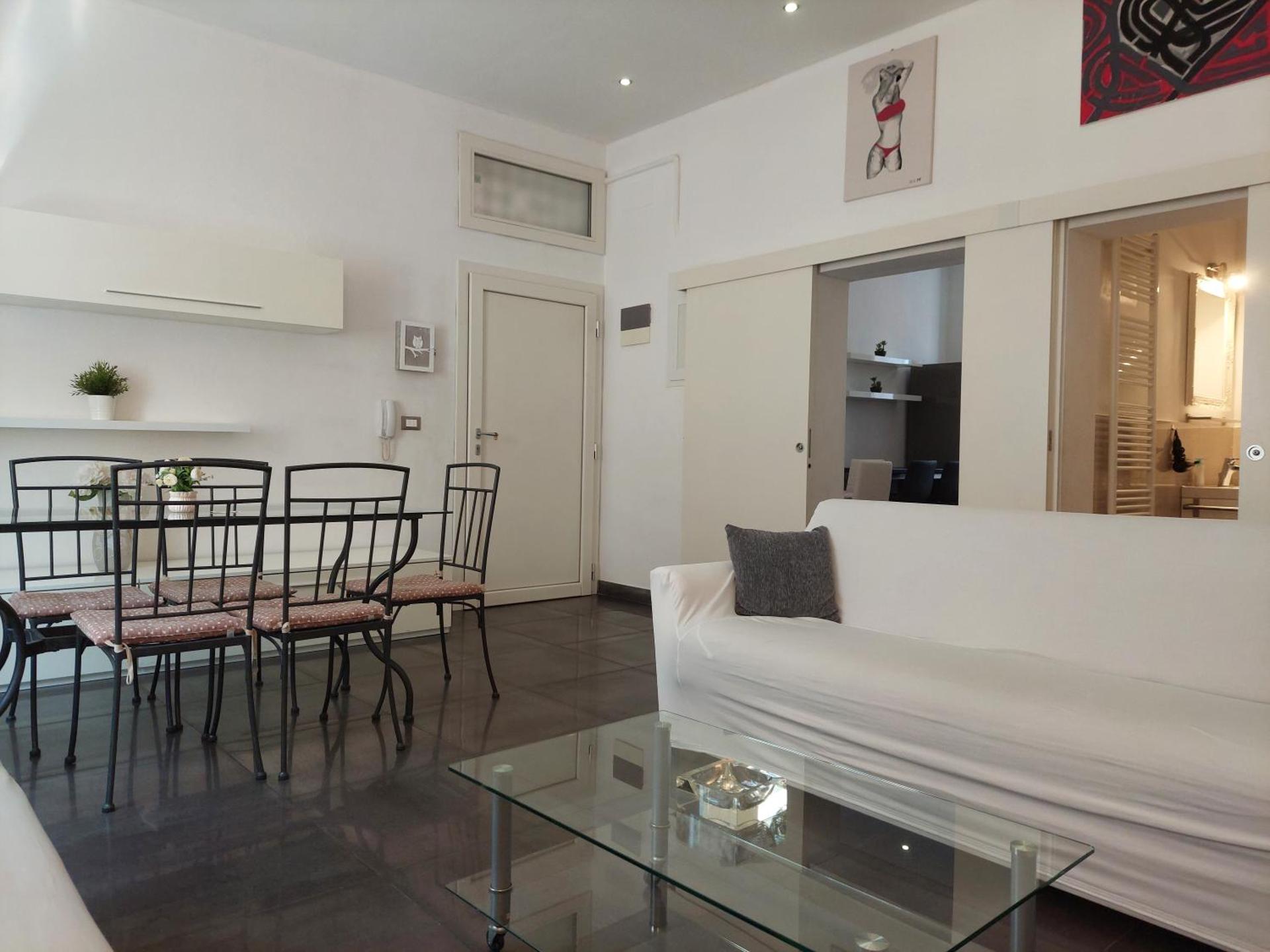 LUXURY STATION APARTMENT