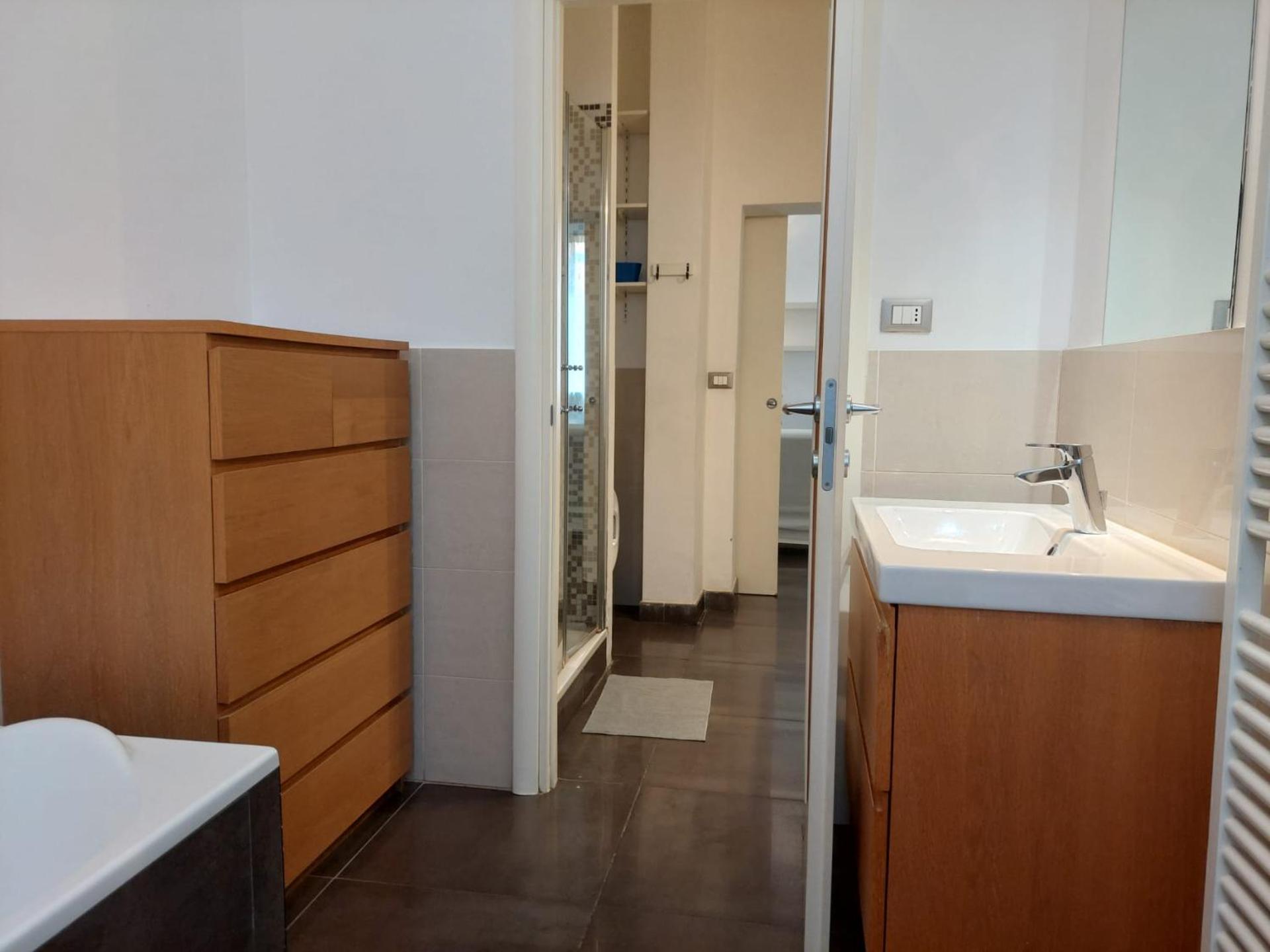 LUXURY STATION APARTMENT