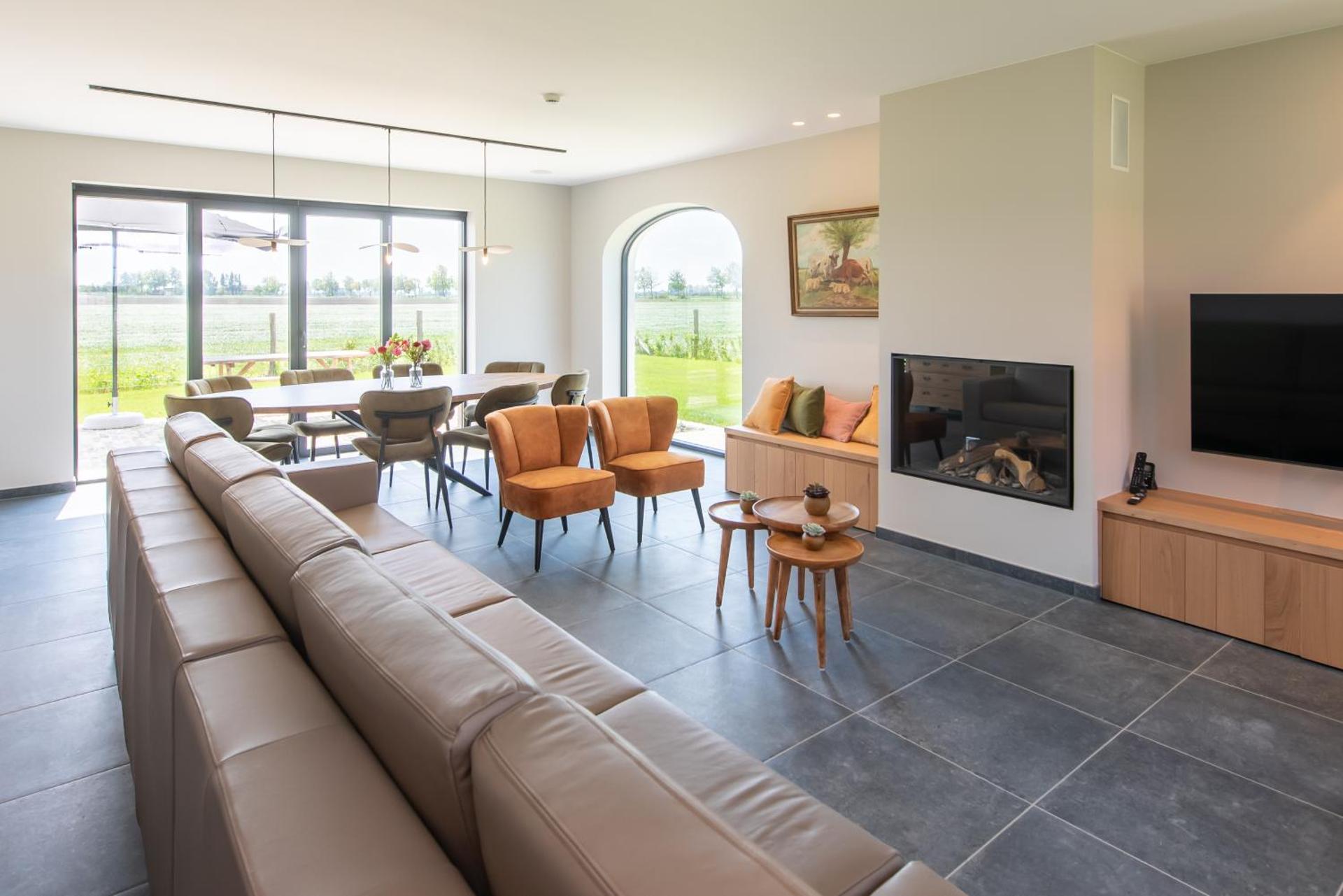 Communal lounge/ TV room