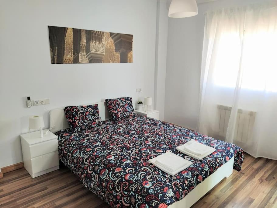 Luminosa y confortable casa con vistas y piscina