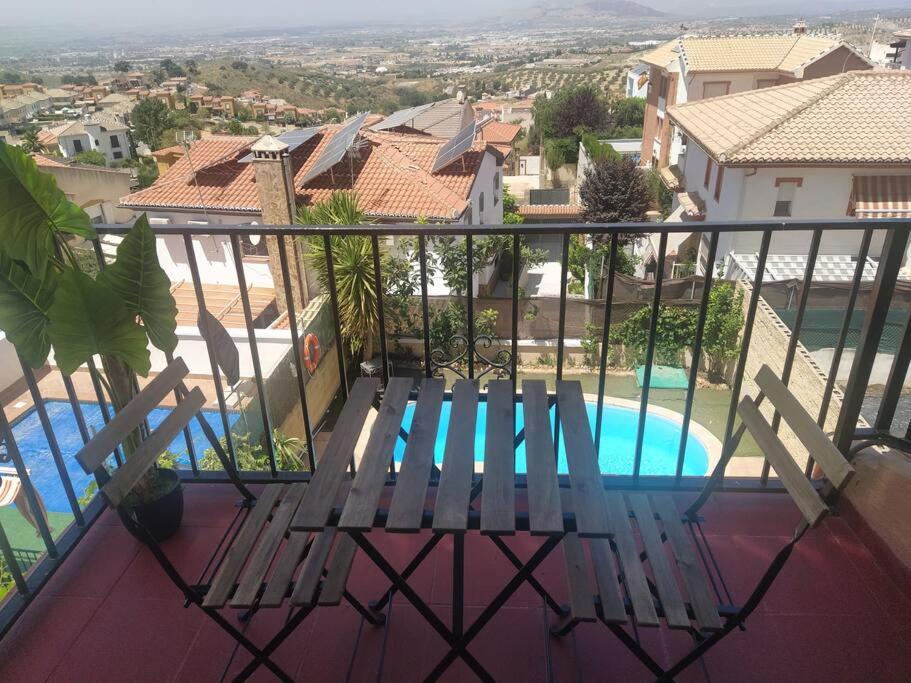 Luminosa y confortable casa con vistas y piscina