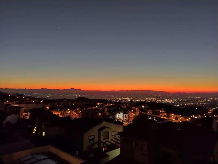 Luminosa y confortable casa con vistas y piscina