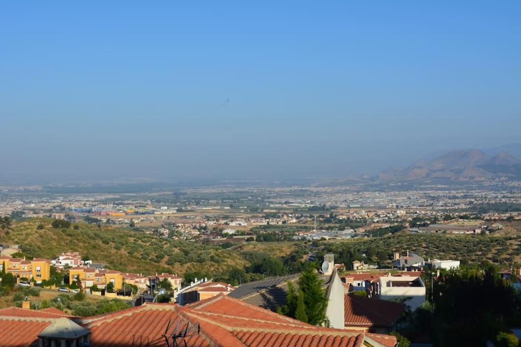 Luminosa y confortable casa con vistas y piscina