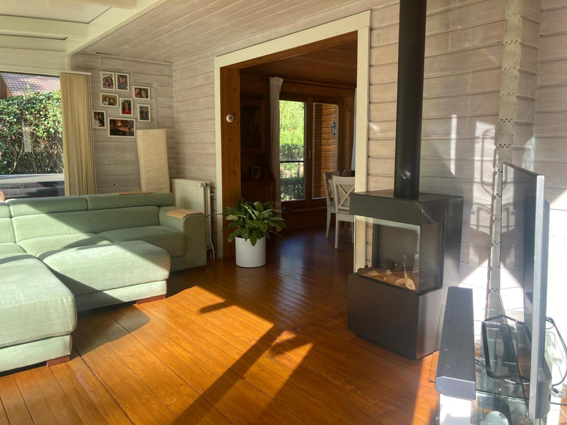 Houten chalet/bungalow in het bos, sauna, jacuzzi