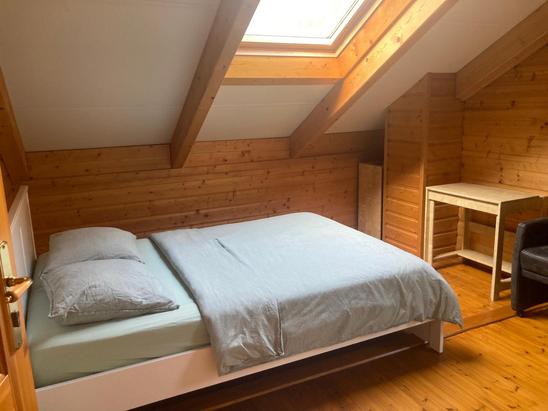Houten chalet/bungalow in het bos, sauna, jacuzzi