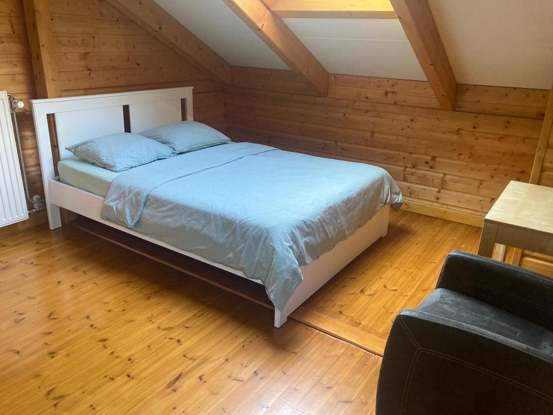 Houten chalet/bungalow in het bos, sauna, jacuzzi