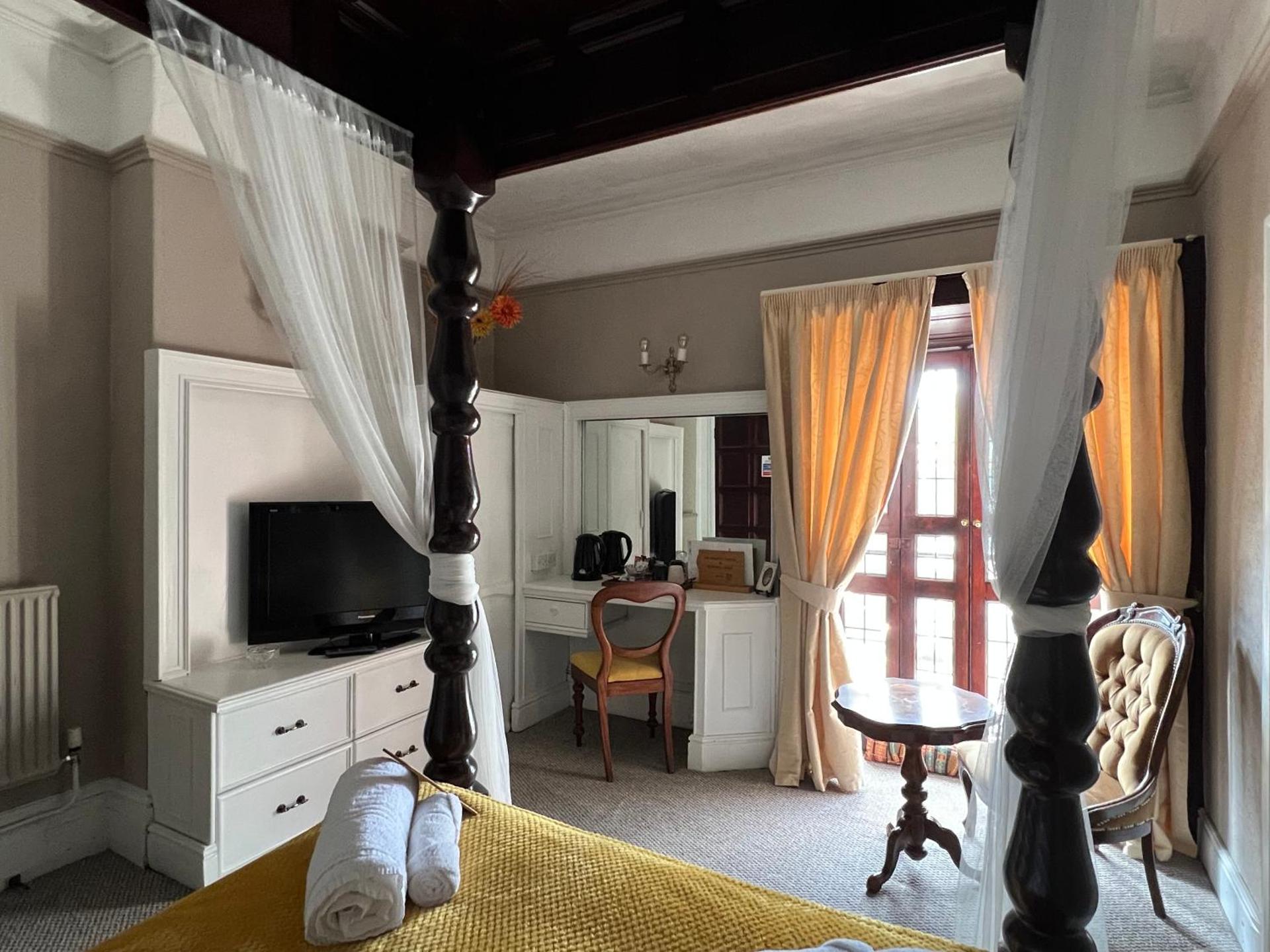 Georgian House Hotel