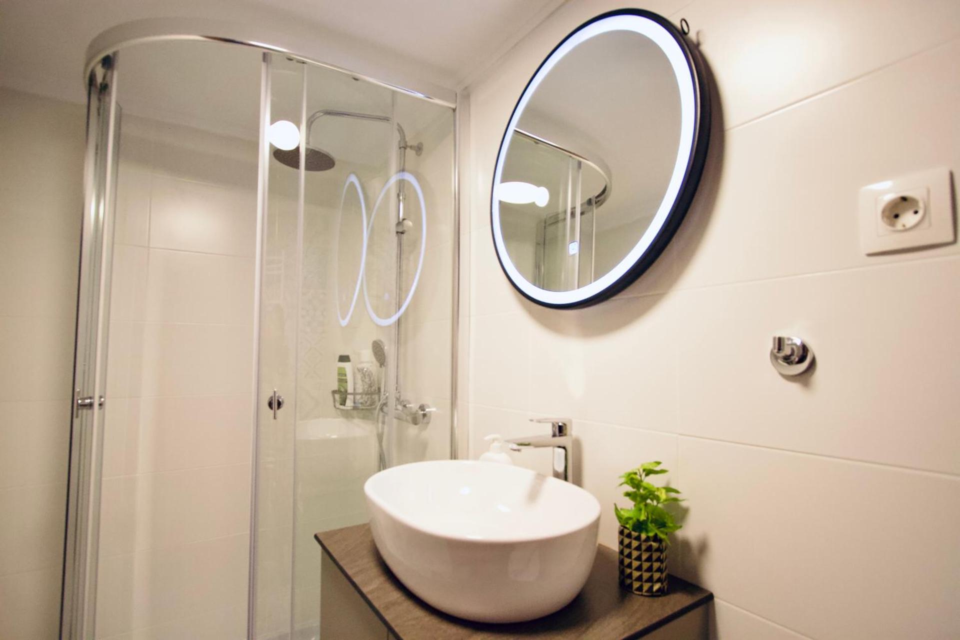 Studio antigonidon square