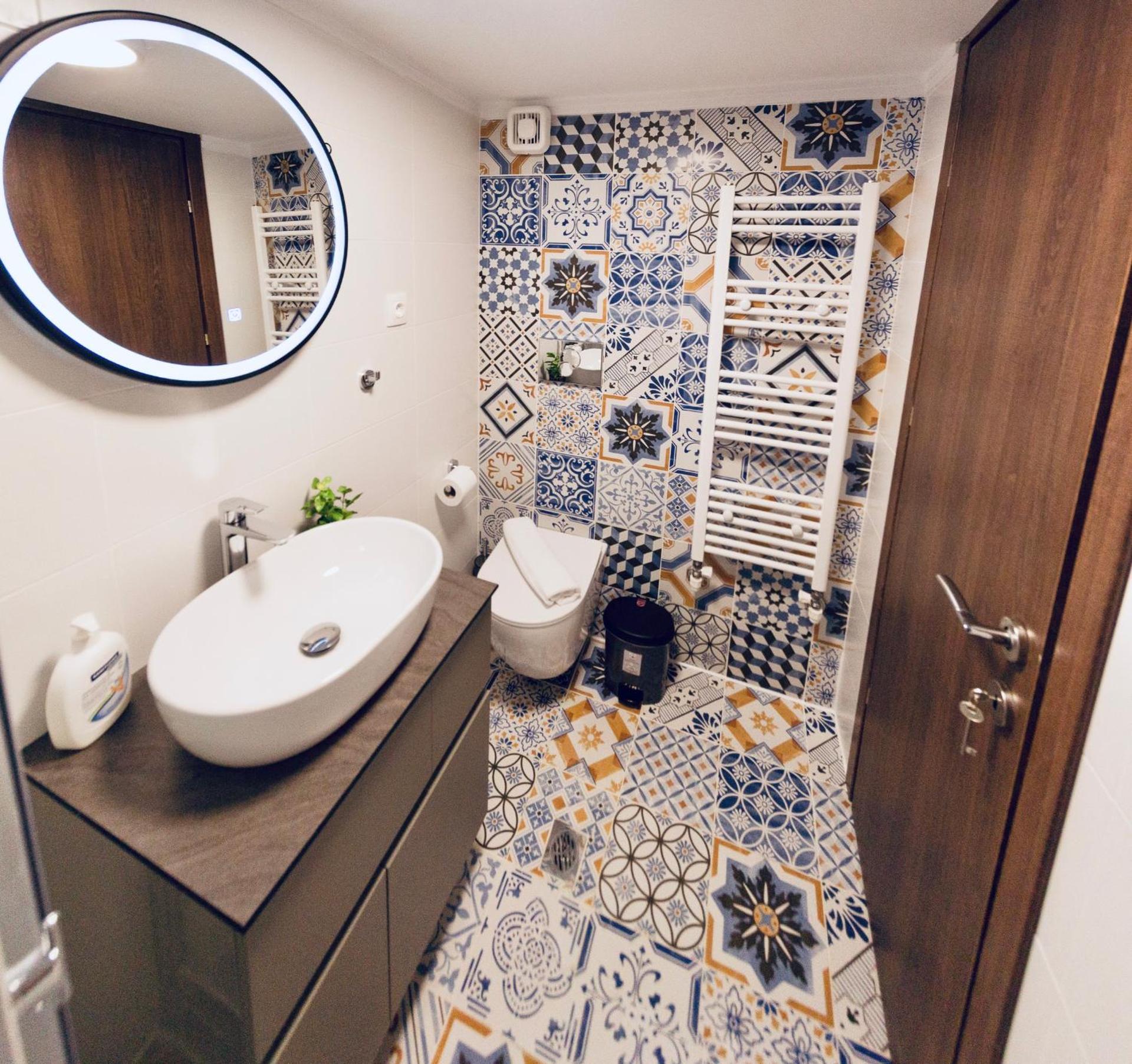 Studio antigonidon square