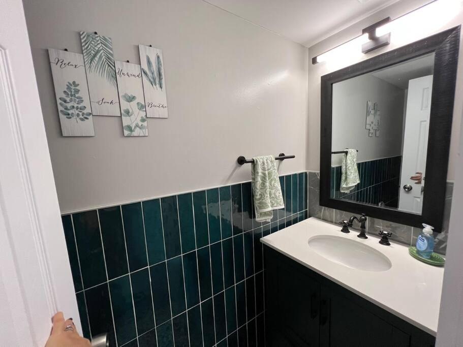 Tranquility in paradise- 2 bedroom villa w/parking