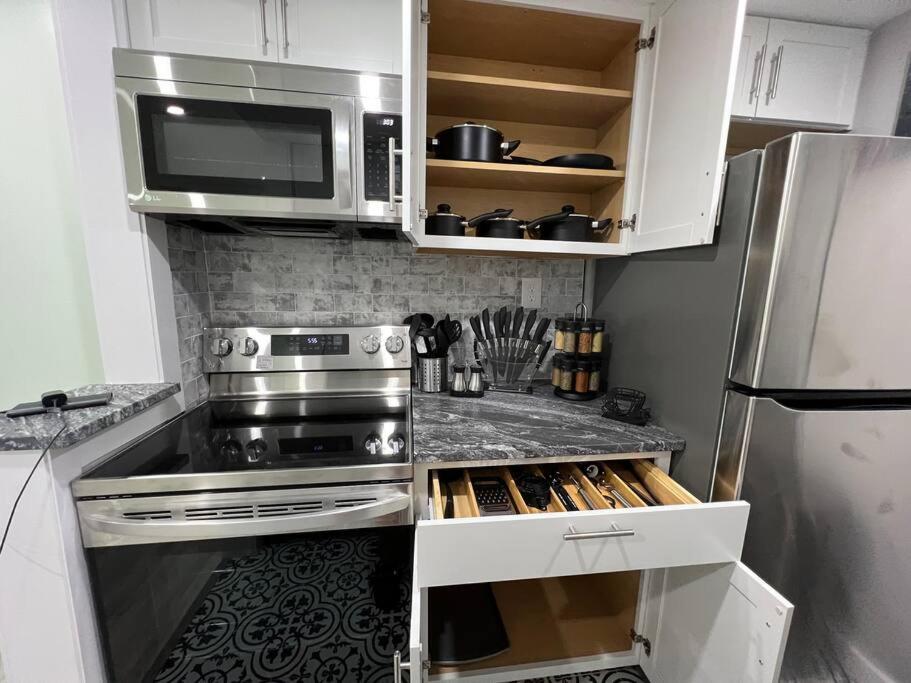 Tranquility in paradise- 2 bedroom villa w/parking