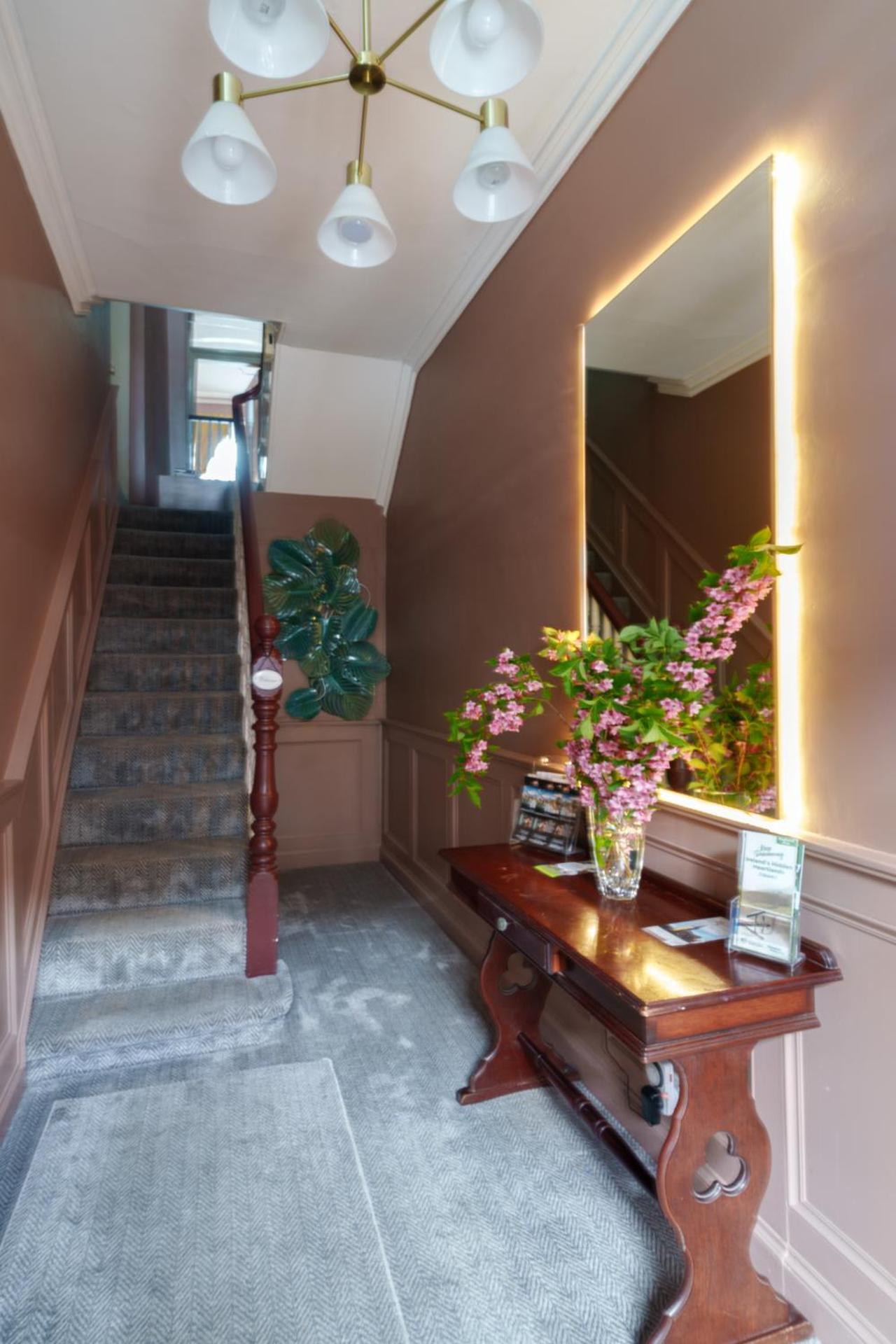 Topper's Rooms Guest Accommodation