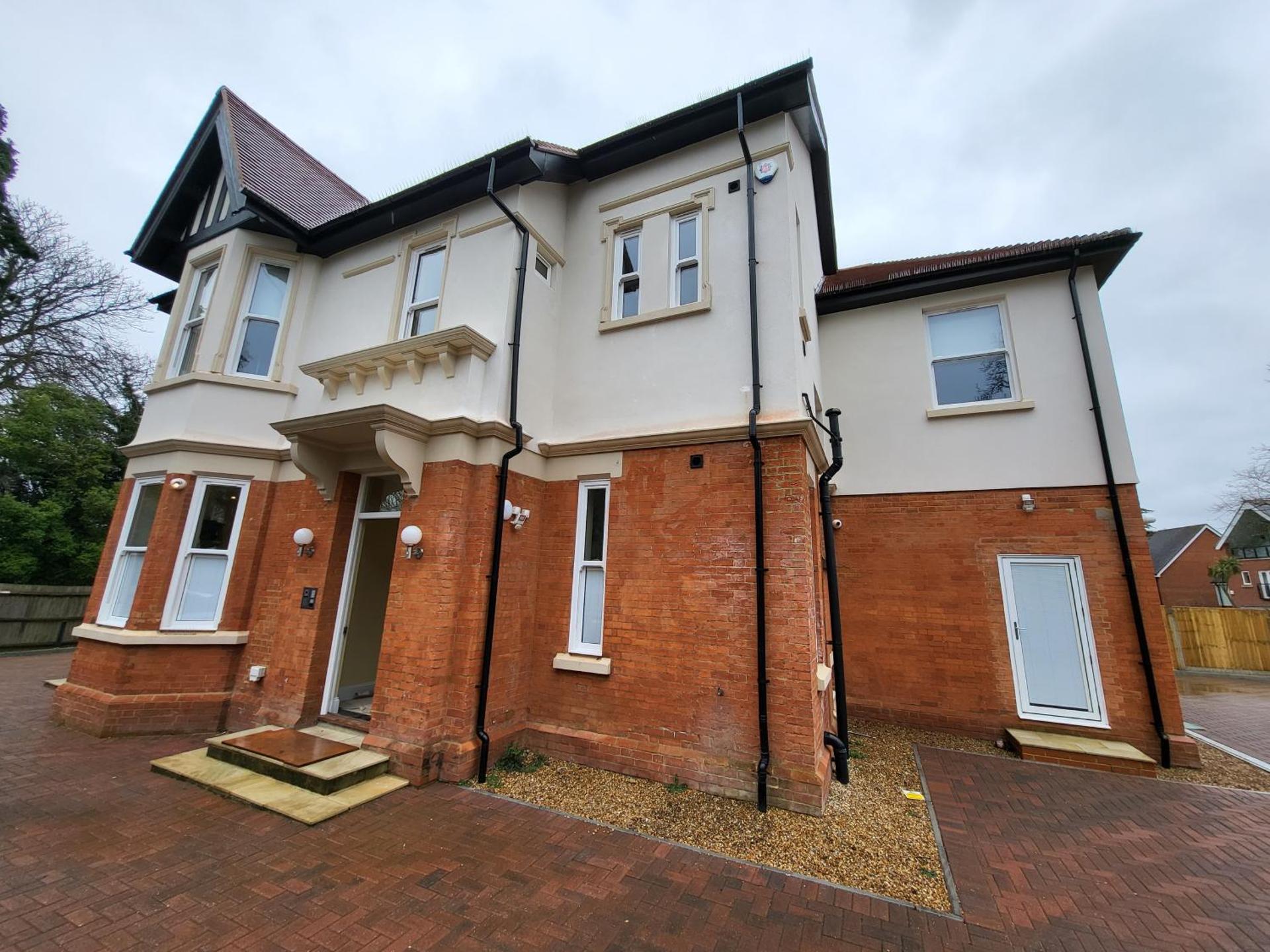 Sands House - luxury modern studios with secure parking in Epsom, Surrey