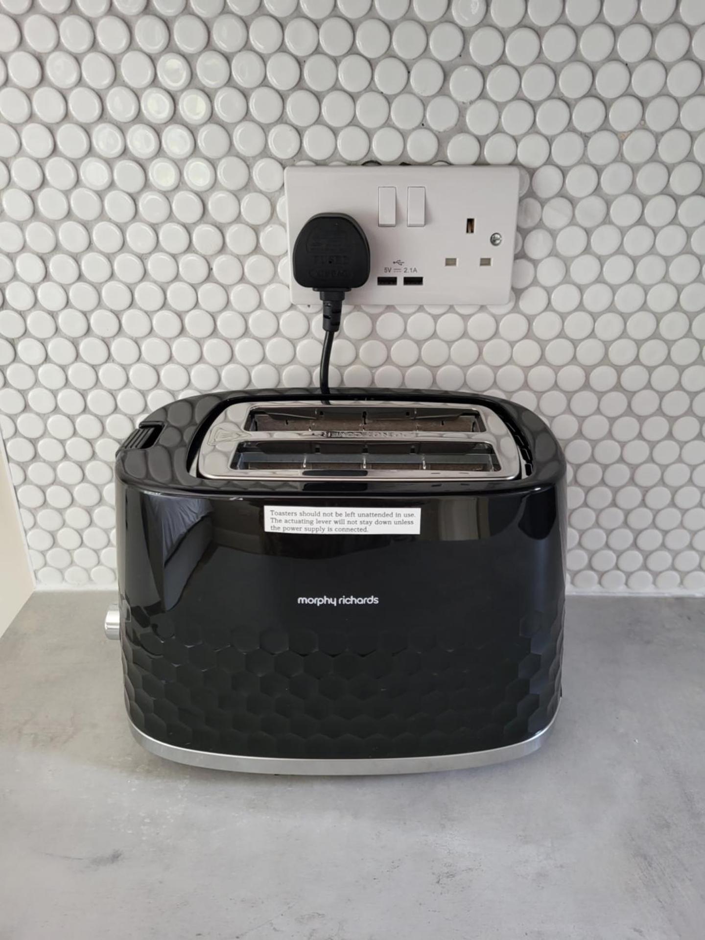 Sands House - luxury modern studios with secure parking in Epsom, Surrey