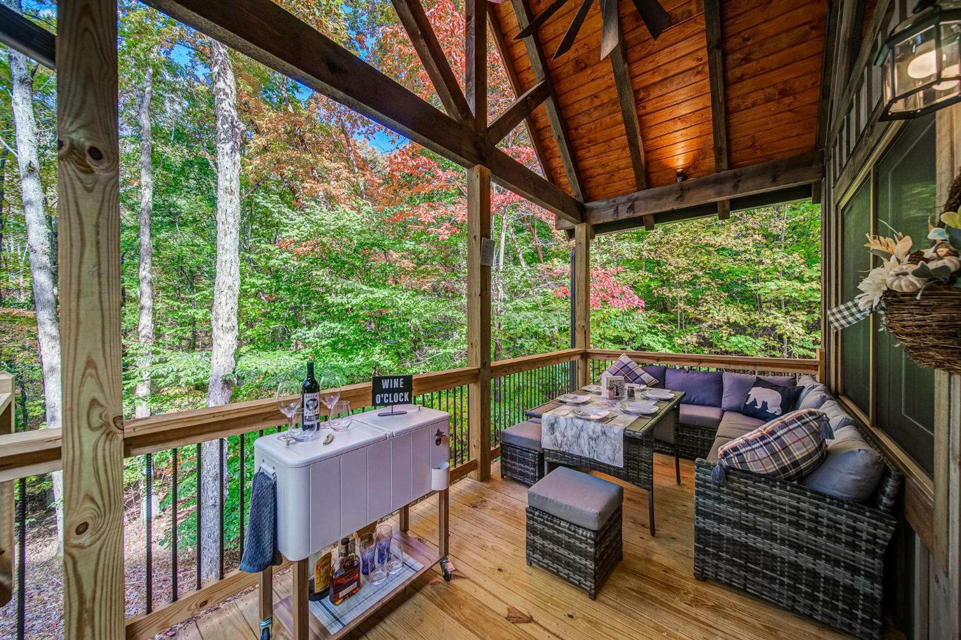 Brand New Build Luxury Mountain Chalet with Hot tub, pool, Game Room, Premium features