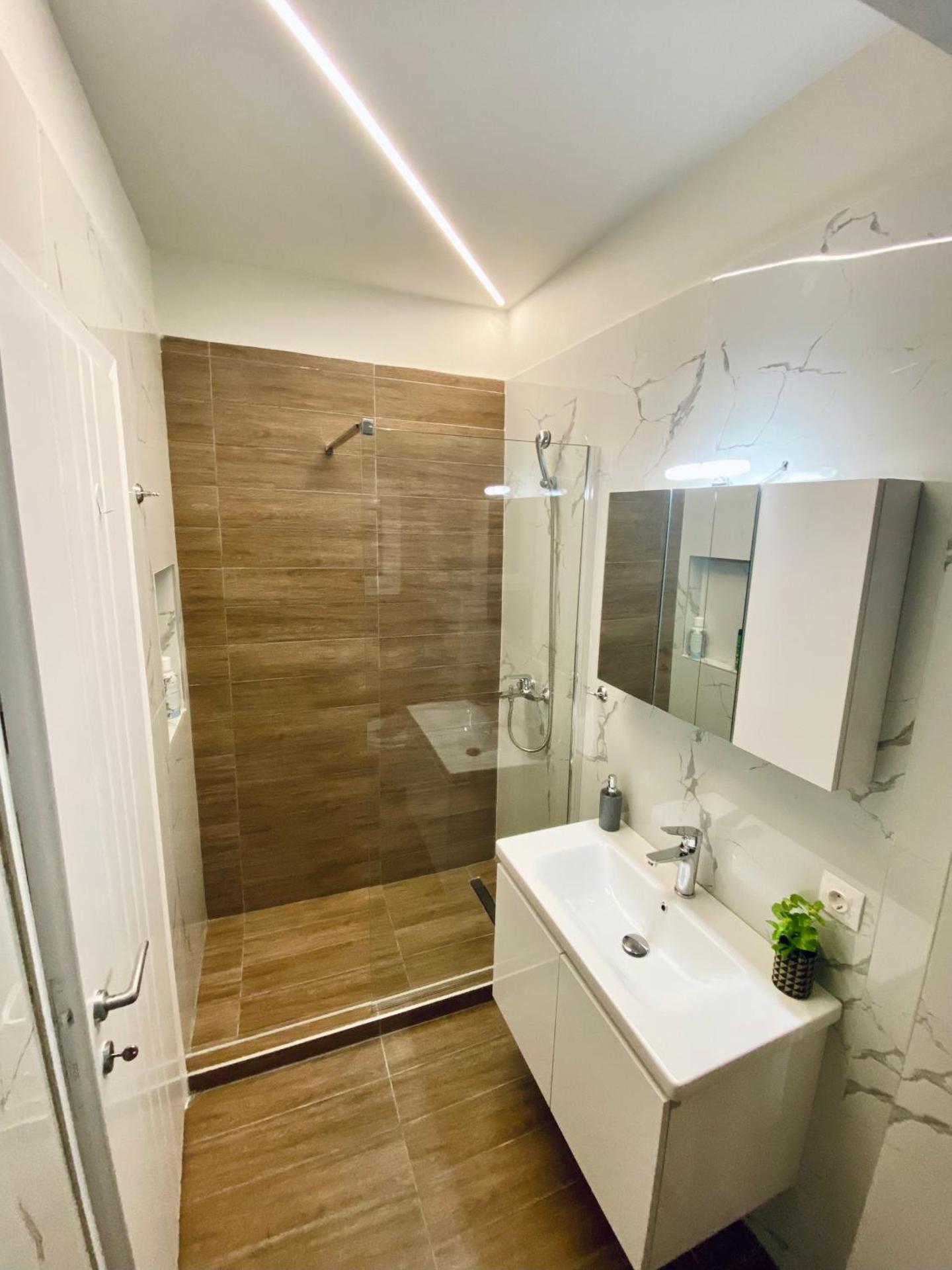 Central Grey quiet apartment