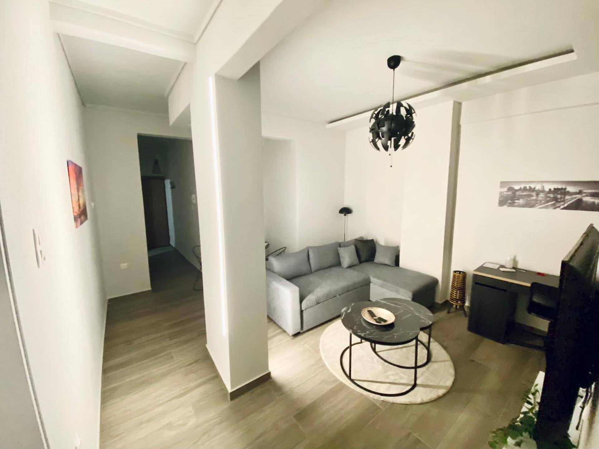 Central Grey quiet apartment