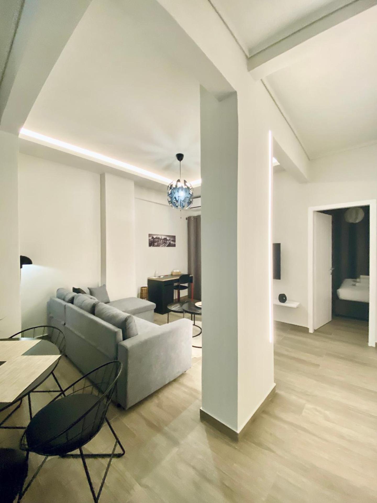 Central Grey quiet apartment