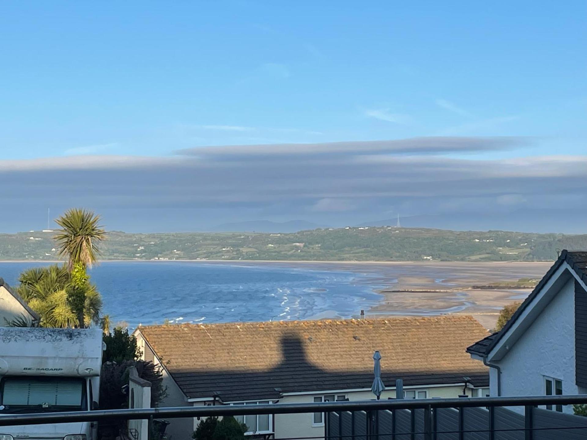 Apartment 3 Benllech with Sea views
