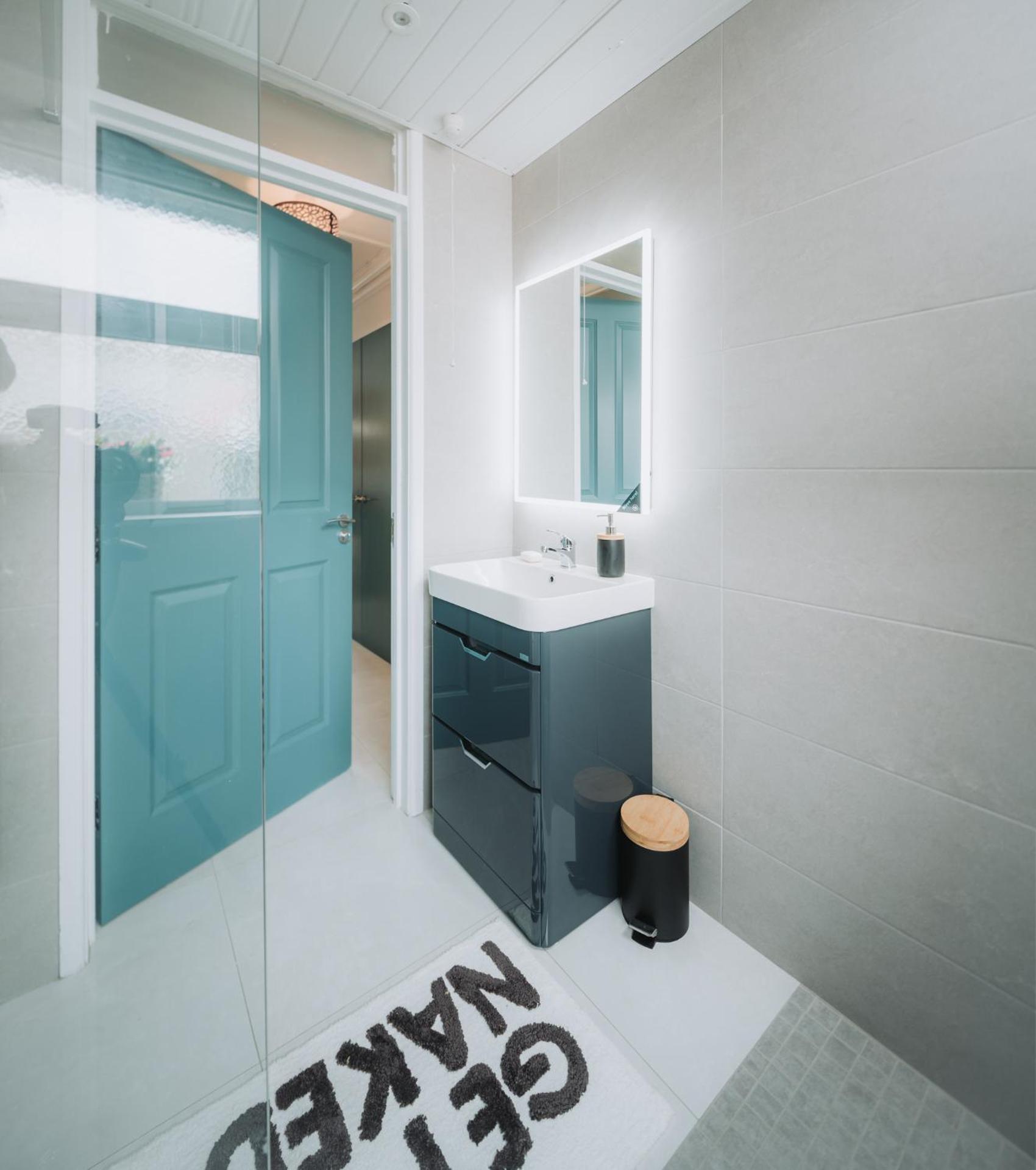 Cosy Hot Tub Getaway Bungalow