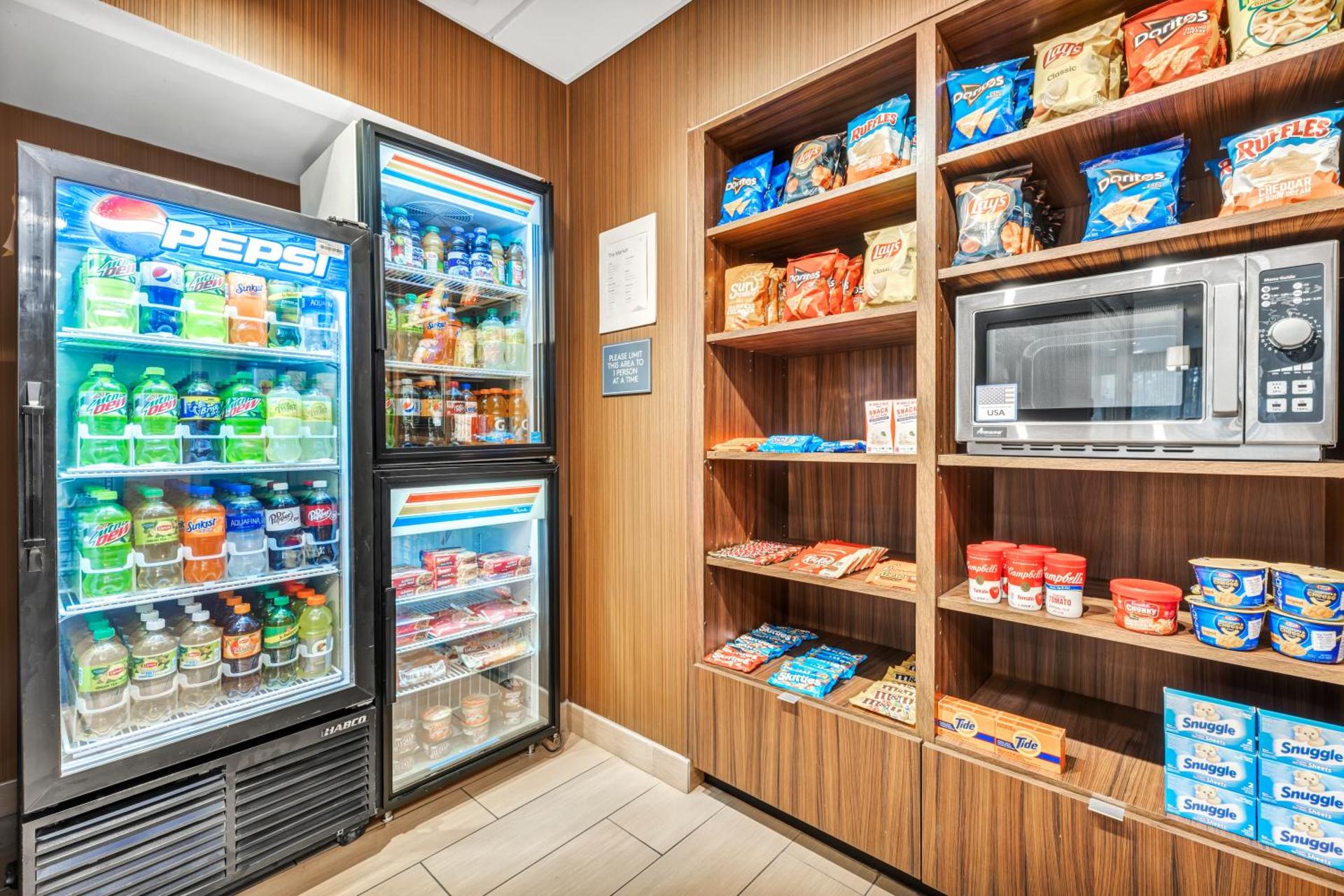 Supermarket/grocery shop