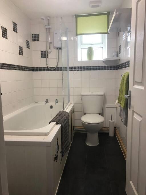 Seaton, Devon, two bed apartment, just off the sea front.