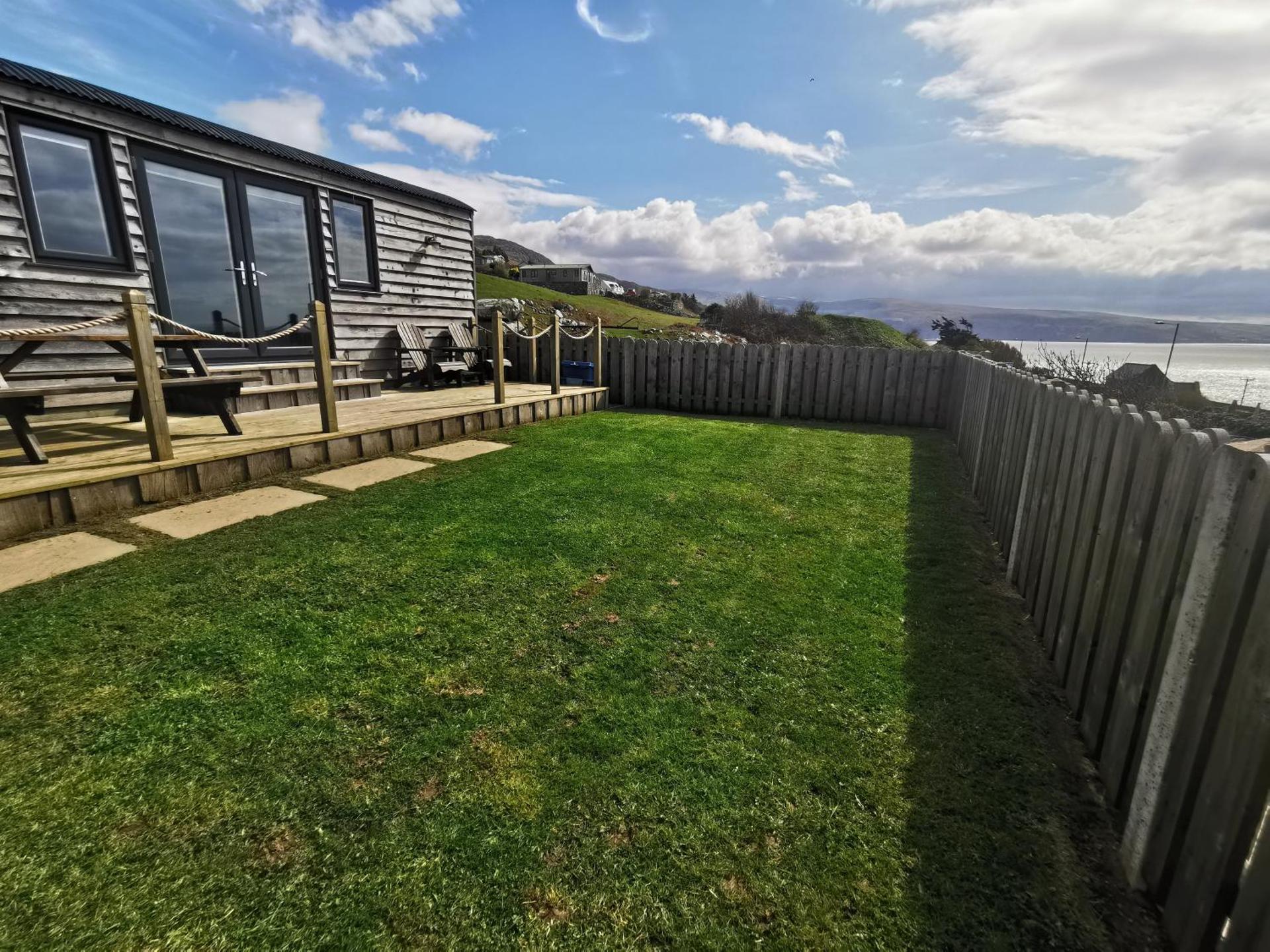 Allibella Shepherds Hut, Amazing Seaview, Private garden, Pet Friendly